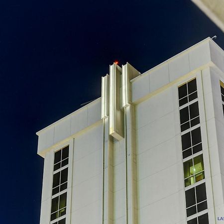 Mgm Signature-29-607 F1 Track & Strip View Balcony Лас-Вегас Экстерьер фото
